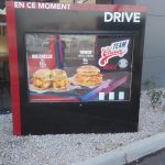 Totem écran pour les menus